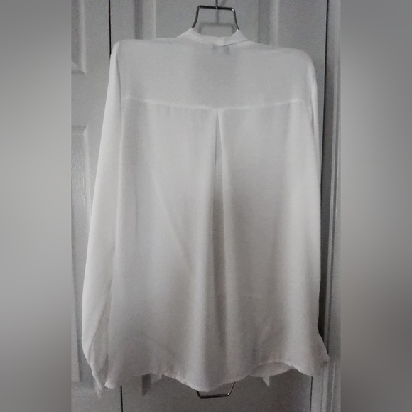 EUC twist front blouse - Picture 6 of 7